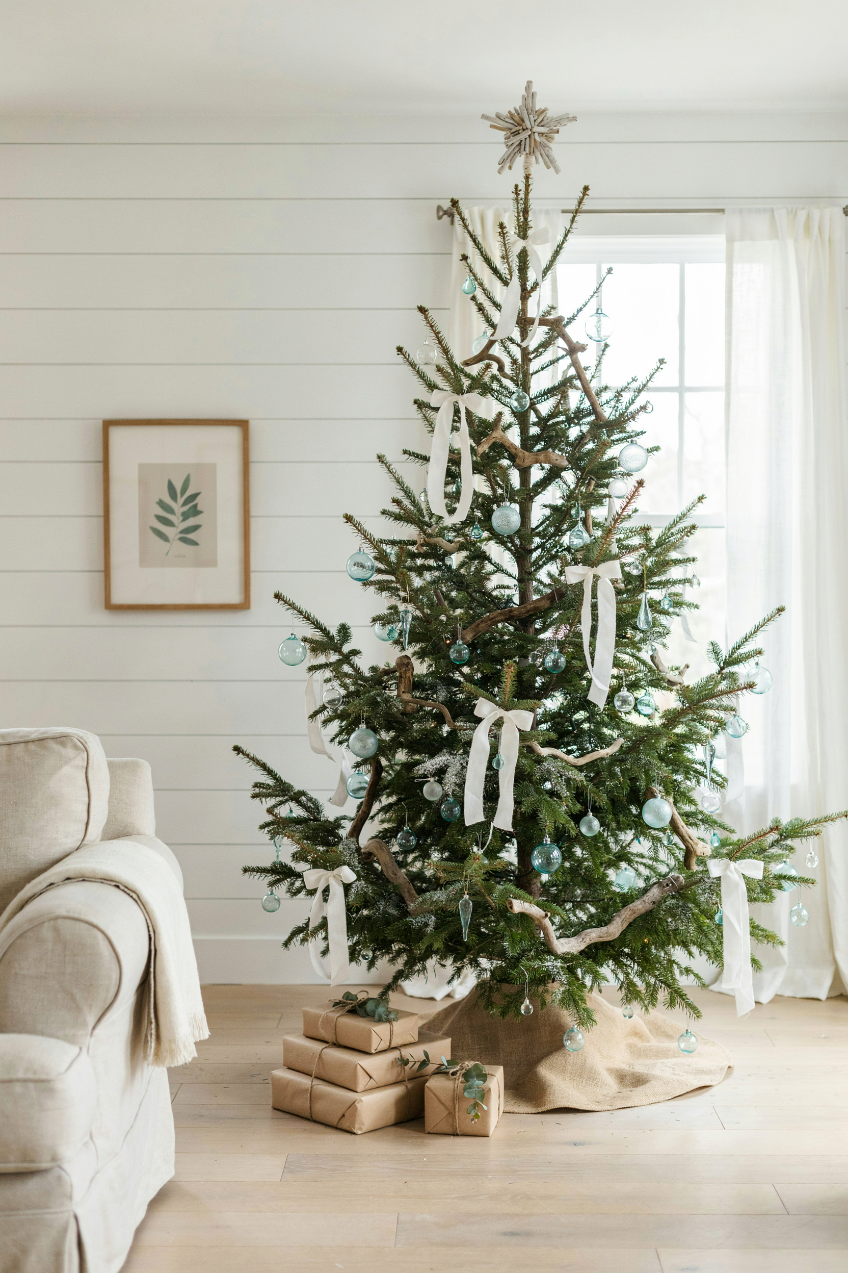 coastal christmas tree decor idea